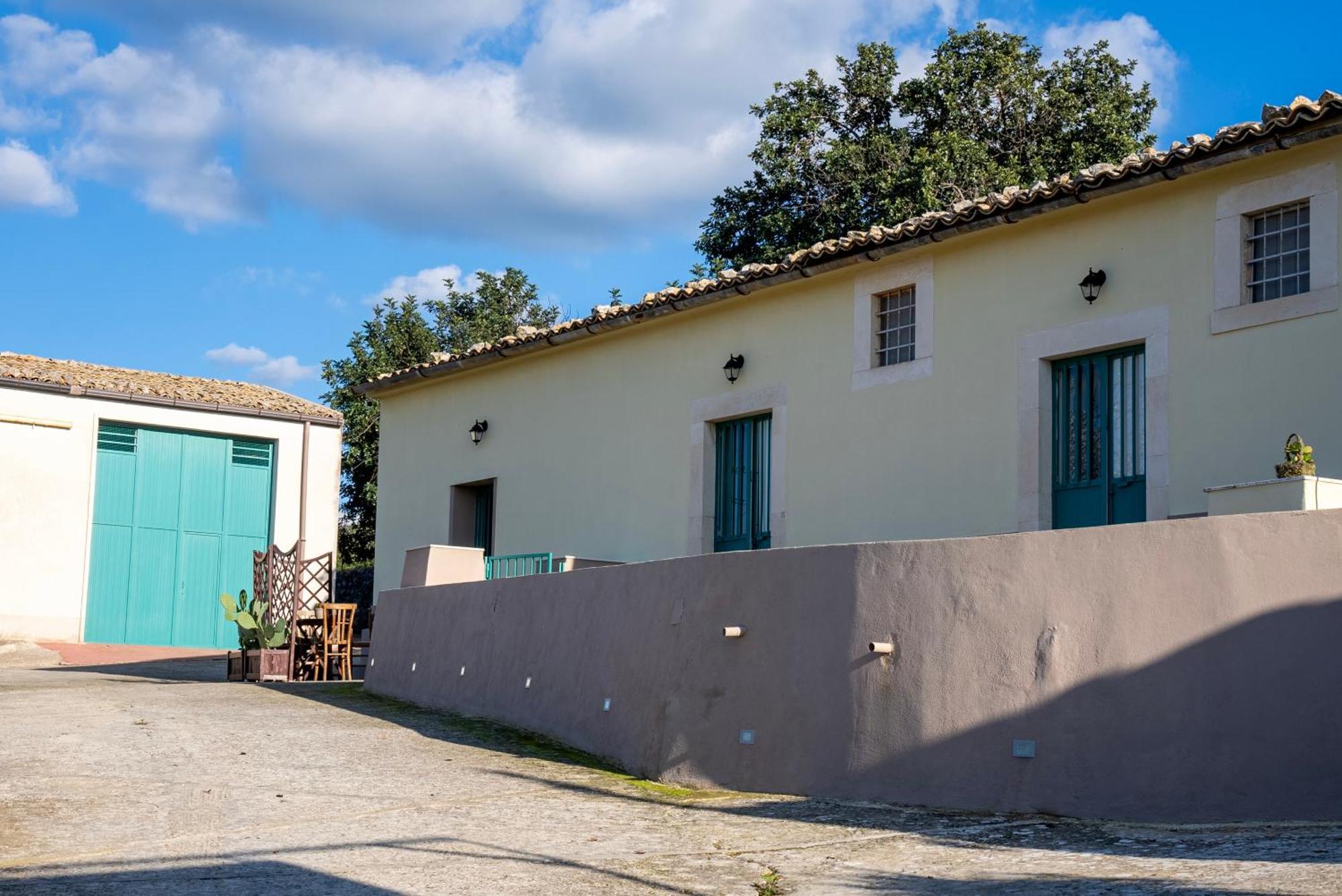 La Dimora Delle Coste Apartment Comiso Luaran gambar